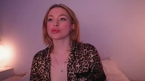 Kristina online show from February 2026 01:01:02 PM