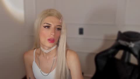 Snapshot of star_storm chatting on January 2025 09:25:02 AM star_storm online show from January 2025 09:25:02 AM