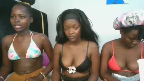 lia online show from November 2025 06:12:01 PM