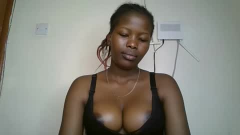 Snapshot of staria_diva chatting on December 2025 09:43:01 PM staria_diva online show from December 2025 09:43:01 PM