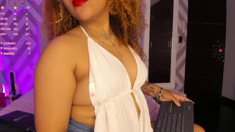 Snapshot of starlightsss_ chatting on May 2026 01:56:01 AM . online show from May 2026 01:56:01 AM