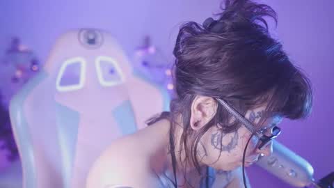 Yoko online show from October 2025 01:23:01 PM