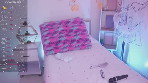 Yoko online show from October 2025 07:38:02 PM