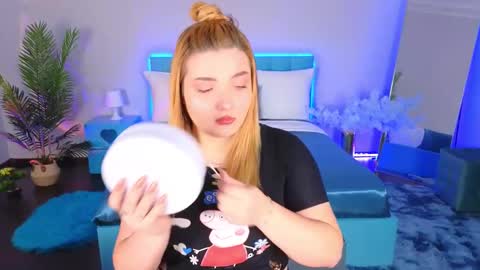 stasynickols online show from October 2025 05:01:01 PM