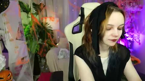 MONICA online show from October 2025 01:24:02 PM