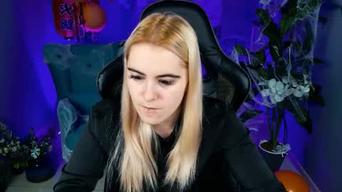 stef_nicks online show from October 2025 05:13:01 AM