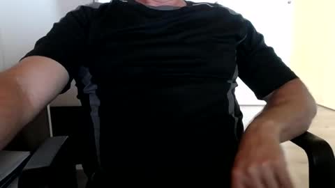 Snapshot of stefan2580 chatting on June 2026 08:59:02 AM Stefan online show from June 2026 08:59:02 AM