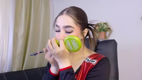 stefannycipriani_ online show from June 2026 03:34:02 PM