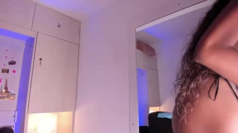 stefannyevans_ online show from November 2025 12:17:01 PM