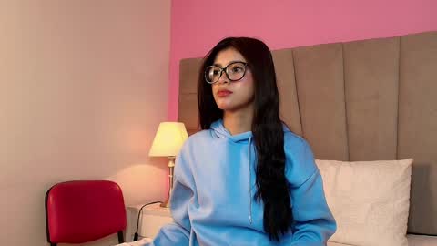 stefanybloom online show from May 2026 12:12:01 PM