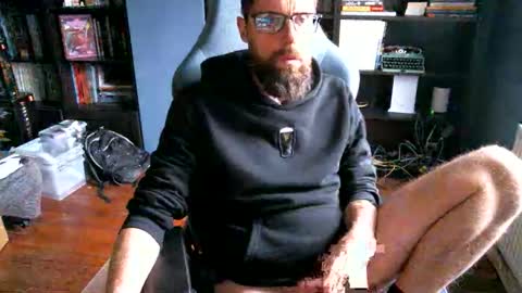MeStef online show from November 2025 12:51:02 PM