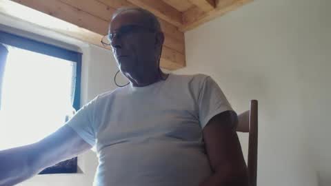 Snapshot of stefi444466 chatting on May 2026 12:12:01 PM stefi444466 online show from May 2026 12:12:01 PM