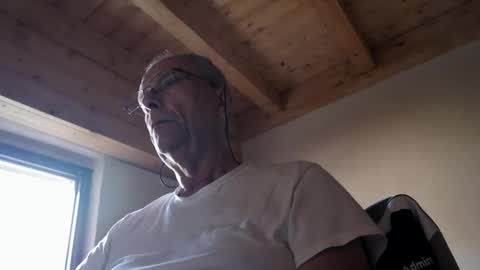 Snapshot of stefi444466 chatting on May 2026 05:12:01 AM stefi444466 online show from May 2026 05:12:01 AM