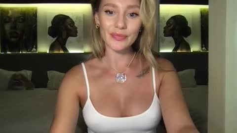 Stella online show from October 2025 02:18:02 PM