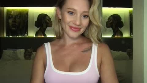 Stella online show from October 2025 02:50:01 PM