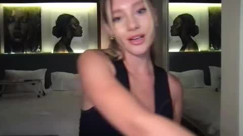 Stella online show from October 2025 02:34:01 PM