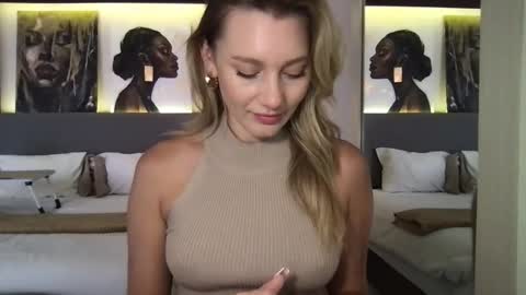 Stella online show from November 2025 02:14:01 AM