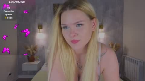 Snapshot of stella_morgan chatting on July 2026 05:19:02 PM stella_morgan online show from July 2026 05:19:02 PM