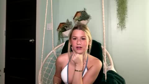 Stella Rose online show from November 2025 04:58:02 PM