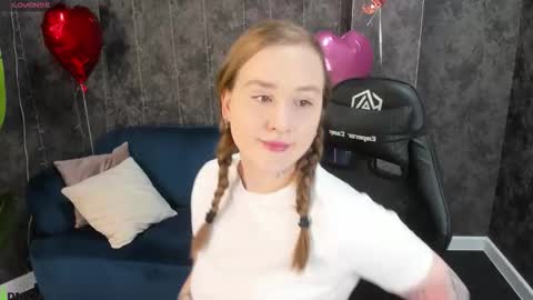 Snapshot of stella_soul chatting on February 2026 09:26:01 AM Stella online show from February 2026 09:26:01 AM