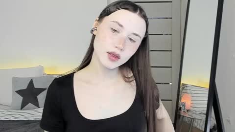 Snapshot of stella_sunny chatting on April 2026 09:06:02 PM stella_sunny online show from April 2026 09:06:02 PM