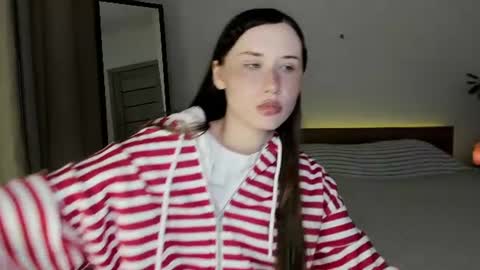 Snapshot of stella_sunny chatting on August 2026 07:24:02 PM stella_sunny online show from August 2026 07:24:02 PM