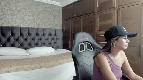 Snapshot of stella_xue chatting on January 2025 11:55:01 PM Estella online show from January 2025 11:55:01 PM