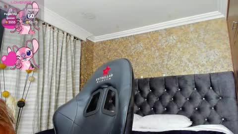 Snapshot of stella_xue chatting on February 2025 08:00:01 PM Estella online show from February 2025 08:00:01 PM