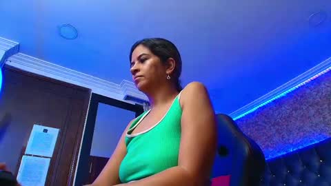 Snapshot of stella_xue chatting on September 2025 09:42:01 PM Estella online show from September 2025 09:42:01 PM