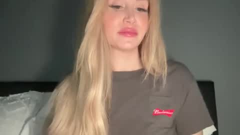 Stella Bella online show from December 2024 04:20:02 AM