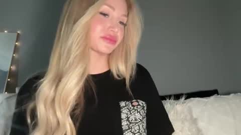 Stella Bella online show from March 2025 12:48:01 AM