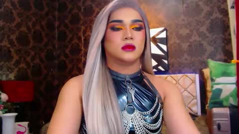 CALL ME STELLA online show from January 2025 01:04:02 PM