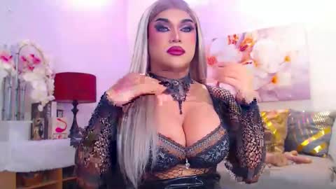 CALL ME STELLA online show from November 2025 03:17:01 AM