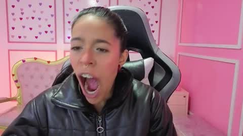 Stephania online show from September 2025 11:36:02 AM