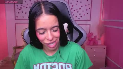 Stephania online show from December 2025 12:34:02 PM