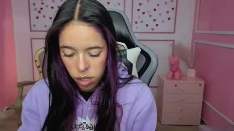 Stephania online show from January 2026 12:29:02 PM