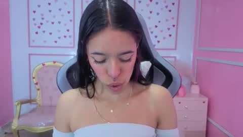 Stephania online show from January 2026 12:32:02 PM