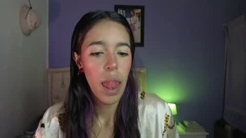 Stephania online show from March 2026 05:40:01 PM