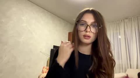 Stephani online show from April 2026 03:40:02 PM