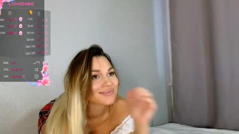 Snapshot of stephany_luxe chatting on December 2025 02:52:01 AM Stephany online show from December 2025 02:52:01 AM