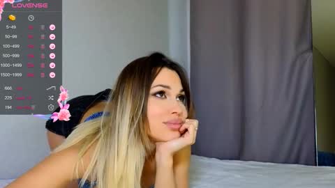 Snapshot of stephany_luxe chatting on December 2025 03:27:02 AM Stephany online show from December 2025 03:27:02 AM