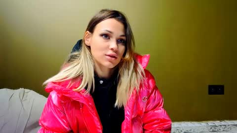 Snapshot of stephany_luxe chatting on December 2025 05:05:01 AM Stephany online show from December 2025 05:05:01 AM