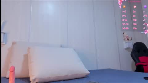 stephany milan online show from October 2025 12:50:02 PM