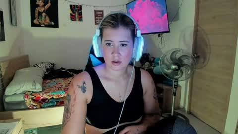Snapshot of stephany_uwu chatting on January 2025 03:54:02 AM Stephany independient model online show from January 2025 03:54:02 AM