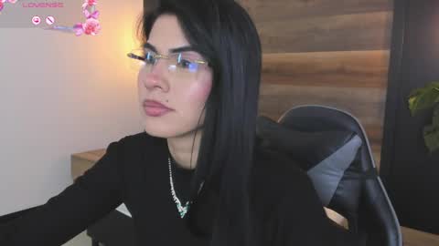 Snapshot of stephanya_ chatting on May 2026 08:25:01 PM S T E P H A N Y A online show from May 2026 08:25:01 PM
