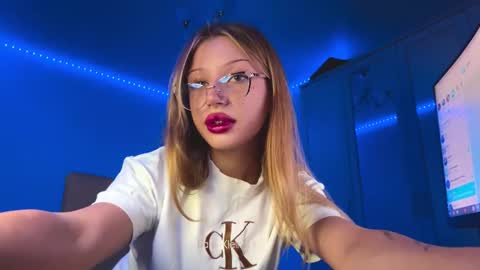 Snapshot of stepheniesemans chatting on February 2026 04:14:02 PM Stef online show from February 2026 04:14:02 PM