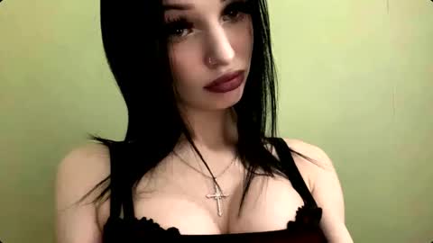 StephanI online show from November 2025 06:06:02 AM