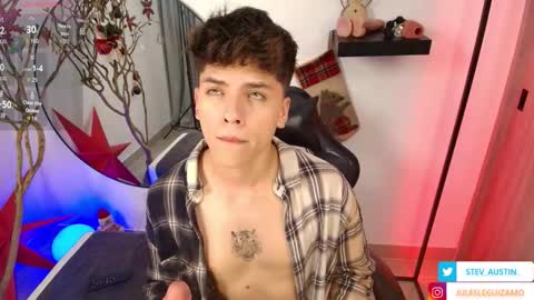 Snapshot of stev_austin_ chatting on December 2025 11:20:02 PM Stev austin online show from December 2025 11:20:02 PM