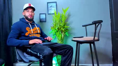 Snapshot of stev_velez chatting on October 2025 10:57:02 AM Steve online show from October 2025 10:57:02 AM