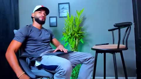 Snapshot of stev_velez chatting on October 2025 11:19:01 AM Steve online show from October 2025 11:19:01 AM